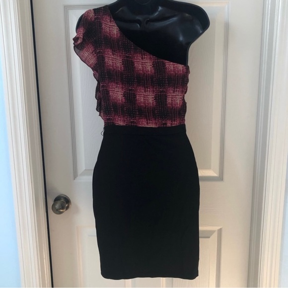 Bebe sz XS one shoulder ruffle dress, spandex black skirt red silk chiffon top - Picture 9 of 16